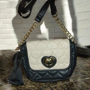 Betsey Johnson Two-Tone Quilted Heart Crossbody - Black Cream Bow & Chain Accent